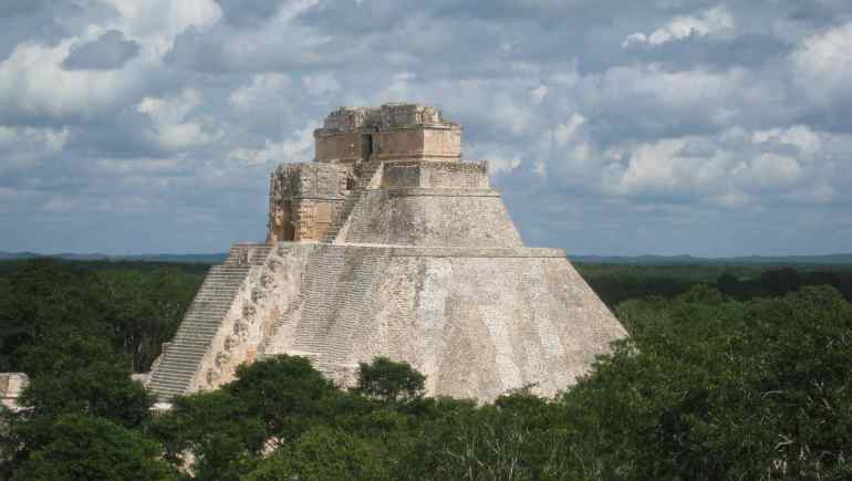 temple-of-the-magician-uxmal