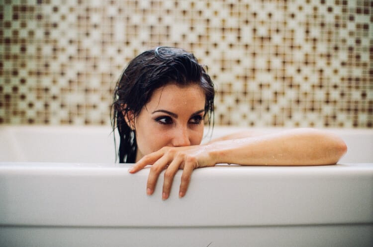 Carly-Pope_Amanda Crew_omtimes